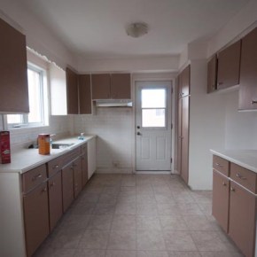 Upper duplex kitchen