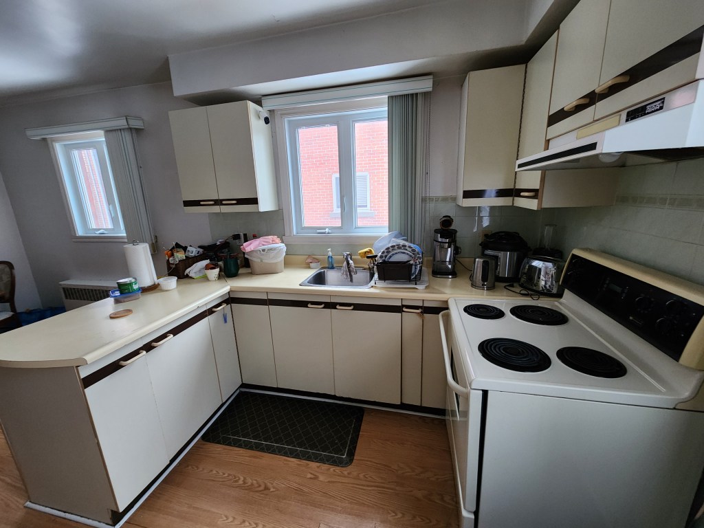 Old kitchen view 1